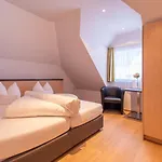 Bed and Breakfast Garni Martina 4*