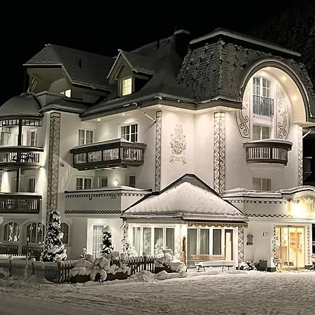 Frühstückspension Garni Martina 4*