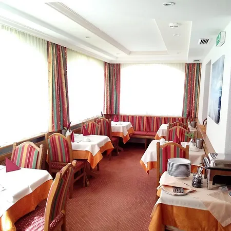 住宿加早餐酒店 Garni Martina 4*